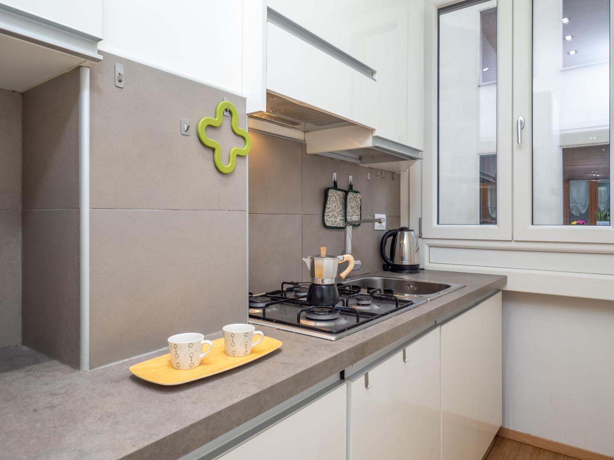 Milano 5 Guests - Modern Apt With Balcony Exterior photo